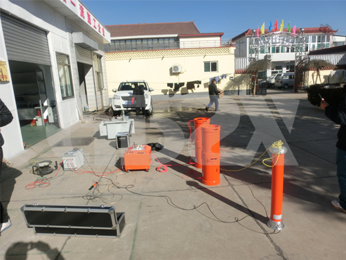 串聯(lián)諧振試驗培訓(xùn).jpg 串聯(lián)諧振試驗培訓(xùn).jpg